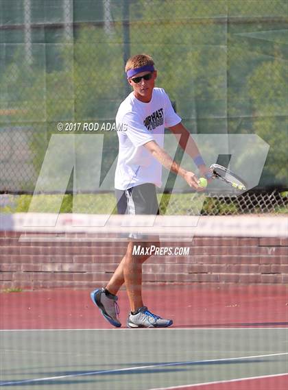 Thumbnail 2 in Lincoln Southeast vs Lincoln Northeast photogallery.