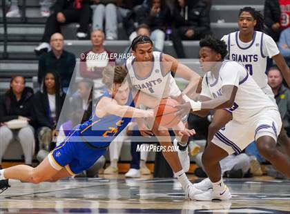 Thumbnail 2 in Greenfield-Central vs. Ben Davis (Sneakers for Santa Shootout) photogallery.