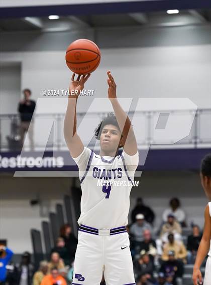 Thumbnail 2 in Greenfield-Central vs. Ben Davis (Sneakers for Santa Shootout) photogallery.