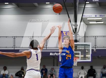 Thumbnail 2 in Greenfield-Central vs. Ben Davis (Sneakers for Santa Shootout) photogallery.