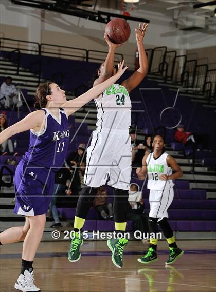 Thumbnail 3 in Cajon vs. Lake Washington (MaxPreps Holiday Classic) photogallery.