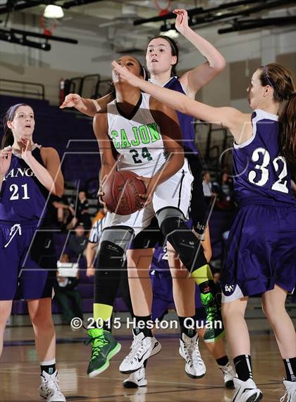 Thumbnail 1 in Cajon vs. Lake Washington (MaxPreps Holiday Classic) photogallery.
