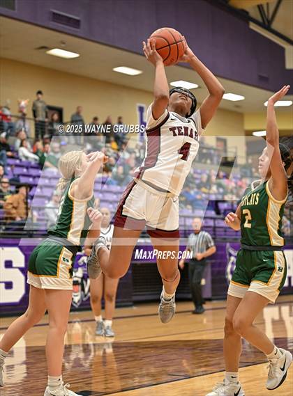 Thumbnail 1 in Tenaha @ Harleton (UIL 2A DII Area Playoff) photogallery.