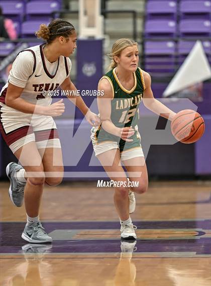 Thumbnail 2 in Tenaha @ Harleton (UIL 2A DII Area Playoff) photogallery.