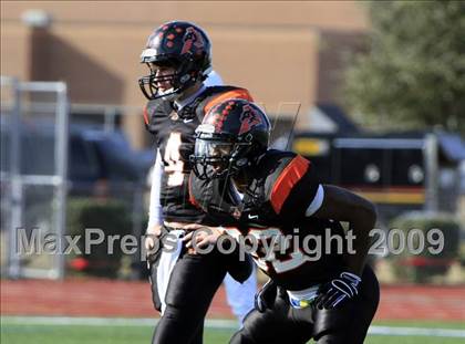 Thumbnail 1 in Everman vs. Aledo (Texas 4A Region 1 Playoffs) photogallery.