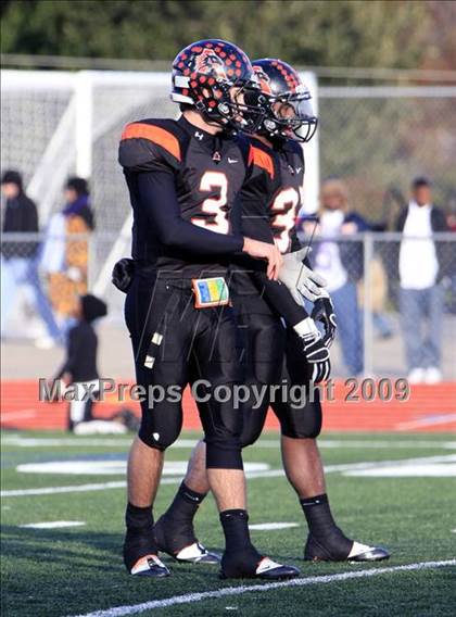 Thumbnail 2 in Everman vs. Aledo (Texas 4A Region 1 Playoffs) photogallery.