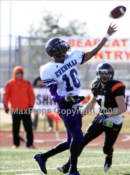 Thumbnail 2 in Everman vs. Aledo (Texas 4A Region 1 Playoffs) photogallery.