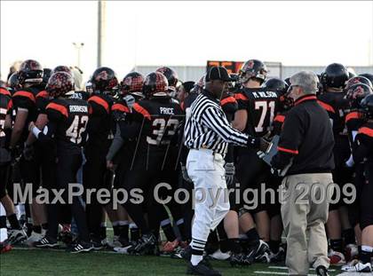 Thumbnail 2 in Everman vs. Aledo (Texas 4A Region 1 Playoffs) photogallery.