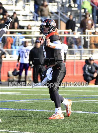 Thumbnail 1 in Everman vs. Aledo (Texas 4A Region 1 Playoffs) photogallery.
