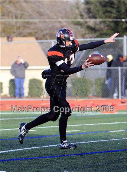 Thumbnail 3 in Everman vs. Aledo (Texas 4A Region 1 Playoffs) photogallery.