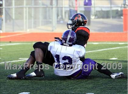Thumbnail 3 in Everman vs. Aledo (Texas 4A Region 1 Playoffs) photogallery.