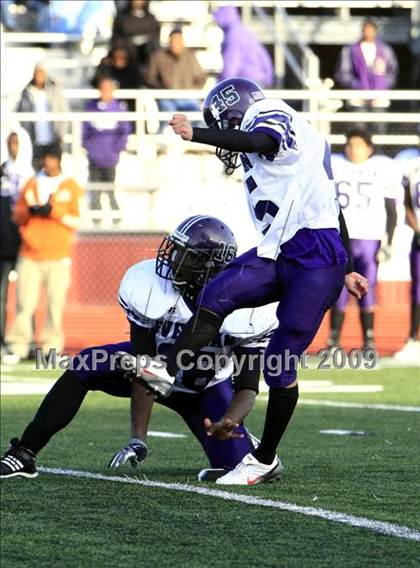 Thumbnail 1 in Everman vs. Aledo (Texas 4A Region 1 Playoffs) photogallery.