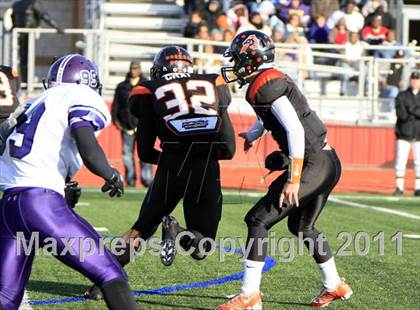 Thumbnail 3 in Everman vs. Aledo (Texas 4A Region 1 Playoffs) photogallery.