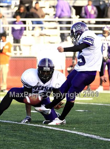 Thumbnail 1 in Everman vs. Aledo (Texas 4A Region 1 Playoffs) photogallery.