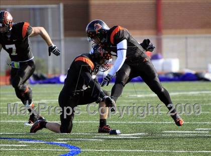 Thumbnail 3 in Everman vs. Aledo (Texas 4A Region 1 Playoffs) photogallery.