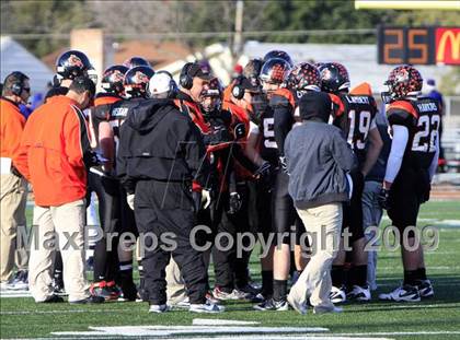 Thumbnail 1 in Everman vs. Aledo (Texas 4A Region 1 Playoffs) photogallery.