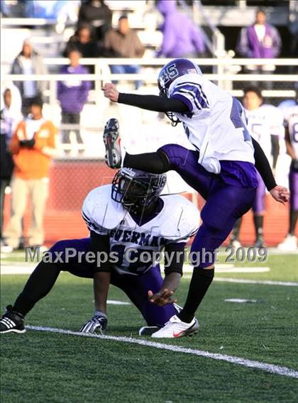 Thumbnail 3 in Everman vs. Aledo (Texas 4A Region 1 Playoffs) photogallery.