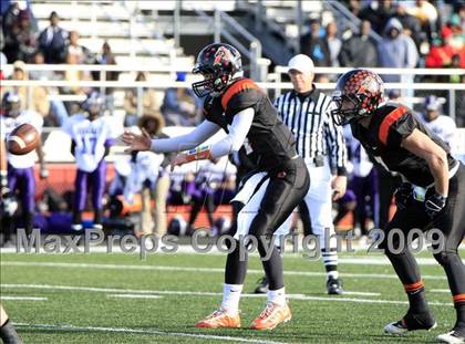 Thumbnail 3 in Everman vs. Aledo (Texas 4A Region 1 Playoffs) photogallery.