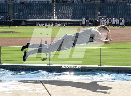 Thumbnail 3 in Seminole vs. Pleasant Grove (UIL 4A D1 State Semifinal Game 2) photogallery.