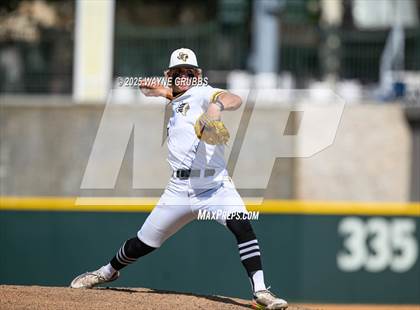 Thumbnail 1 in Seminole vs. Pleasant Grove (UIL 4A D1 State Semifinal Game 2) photogallery.