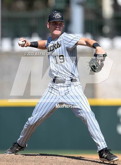 Thumbnail 3 in Seminole vs. Pleasant Grove (UIL 4A D1 State Semifinal Game 2) photogallery.