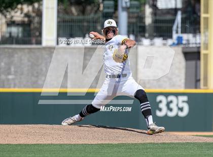 Thumbnail 1 in Seminole vs. Pleasant Grove (UIL 4A D1 State Semifinal Game 2) photogallery.