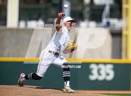 Thumbnail 3 in Seminole vs. Pleasant Grove (UIL 4A D1 State Semifinal Game 2) photogallery.