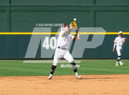 Thumbnail 3 in Seminole vs. Pleasant Grove (UIL 4A D1 State Semifinal Game 2) photogallery.