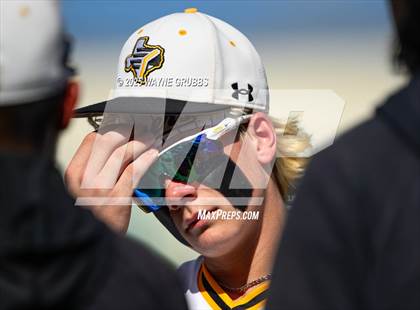 Thumbnail 1 in Seminole vs. Pleasant Grove (UIL 4A D1 State Semifinal Game 2) photogallery.