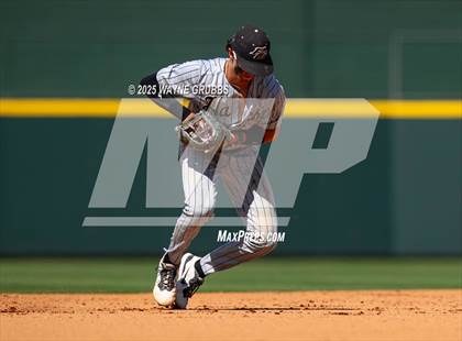 Thumbnail 1 in Seminole vs. Pleasant Grove (UIL 4A D1 State Semifinal Game 2) photogallery.