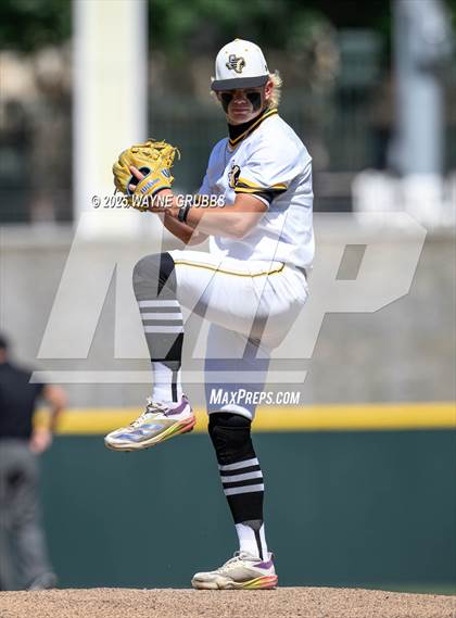 Thumbnail 1 in Seminole vs. Pleasant Grove (UIL 4A D1 State Semifinal Game 2) photogallery.