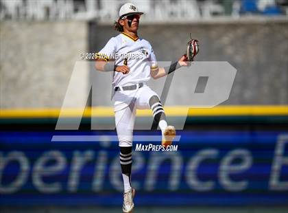 Thumbnail 3 in Seminole vs. Pleasant Grove (UIL 4A D1 State Semifinal Game 2) photogallery.