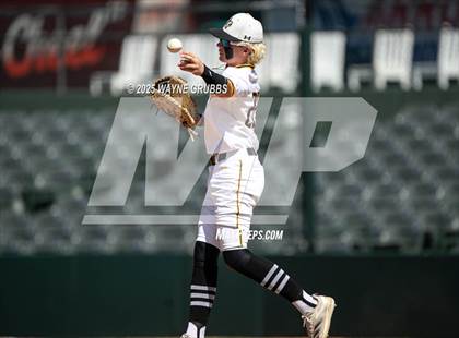 Thumbnail 1 in Seminole vs. Pleasant Grove (UIL 4A D1 State Semifinal Game 2) photogallery.