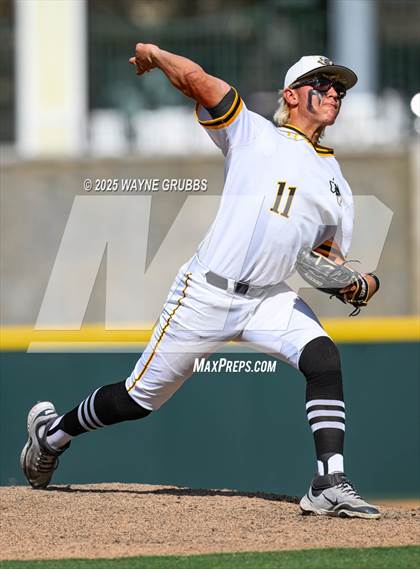 Thumbnail 2 in Seminole vs. Pleasant Grove (UIL 4A D1 State Semifinal Game 2) photogallery.