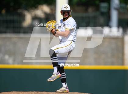 Thumbnail 1 in Seminole vs. Pleasant Grove (UIL 4A D1 State Semifinal Game 2) photogallery.