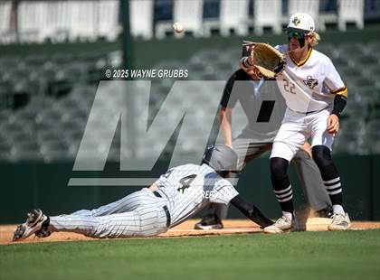 Thumbnail 1 in Seminole vs. Pleasant Grove (UIL 4A D1 State Semifinal Game 2) photogallery.