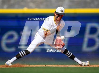Thumbnail 2 in Seminole vs. Pleasant Grove (UIL 4A D1 State Semifinal Game 2) photogallery.