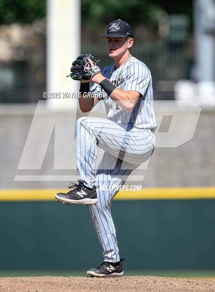 Thumbnail 1 in Seminole vs. Pleasant Grove (UIL 4A D1 State Semifinal Game 2) photogallery.