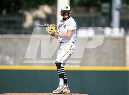 Thumbnail 3 in Seminole vs. Pleasant Grove (UIL 4A D1 State Semifinal Game 2) photogallery.