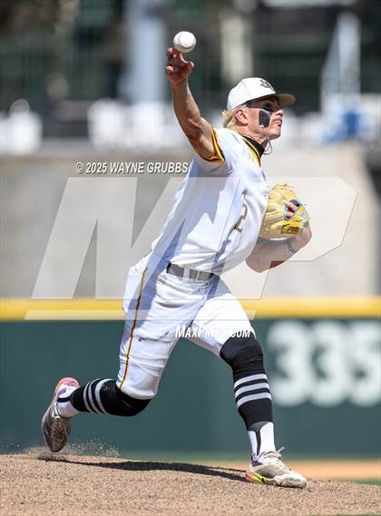 Thumbnail 3 in Seminole vs. Pleasant Grove (UIL 4A D1 State Semifinal Game 2) photogallery.