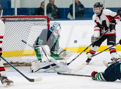Thumbnail 1 in Maine vs. New Trier Blue (Blackhawks HoHo Tournament) photogallery.