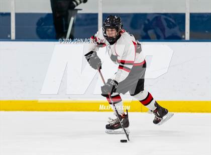 Thumbnail 1 in Maine vs. New Trier Blue (Blackhawks HoHo Tournament) photogallery.