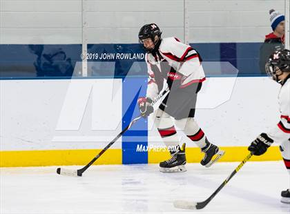 Thumbnail 1 in Maine vs. New Trier Blue (Blackhawks HoHo Tournament) photogallery.