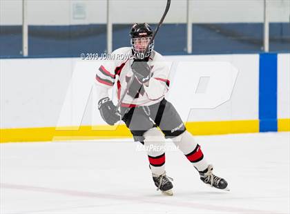 Thumbnail 1 in Maine vs. New Trier Blue (Blackhawks HoHo Tournament) photogallery.