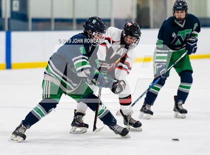 Thumbnail 3 in Maine vs. New Trier Blue (Blackhawks HoHo Tournament) photogallery.