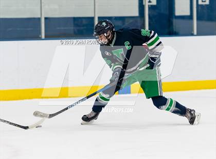 Thumbnail 2 in Maine vs. New Trier Blue (Blackhawks HoHo Tournament) photogallery.