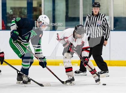 Thumbnail 3 in Maine vs. New Trier Blue (Blackhawks HoHo Tournament) photogallery.