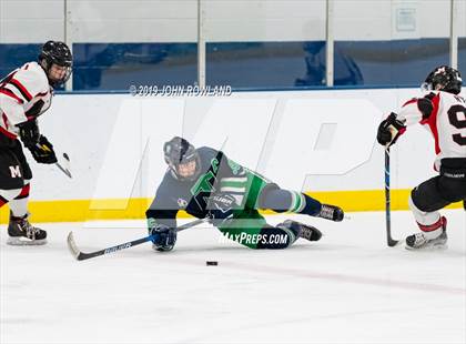 Thumbnail 3 in Maine vs. New Trier Blue (Blackhawks HoHo Tournament) photogallery.