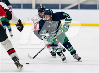 Thumbnail 1 in Maine vs. New Trier Blue (Blackhawks HoHo Tournament) photogallery.