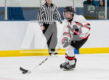 Thumbnail 2 in Maine vs. New Trier Blue (Blackhawks HoHo Tournament) photogallery.